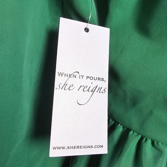 NWT She Reigns Womens Rain Coat Sz S Green Water Repellant Hi Low USA - Picture 13 of 16